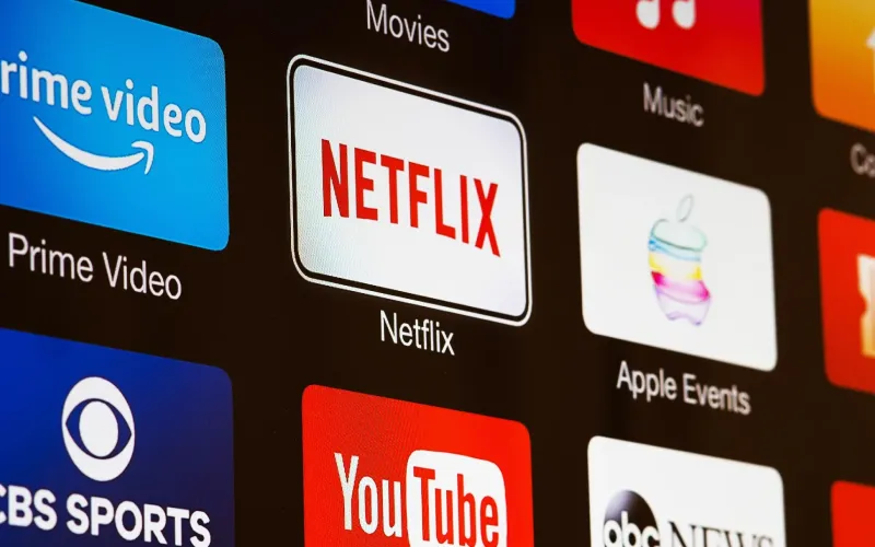 Verschiedene Streaming-Dienste auf einem Bildschirm