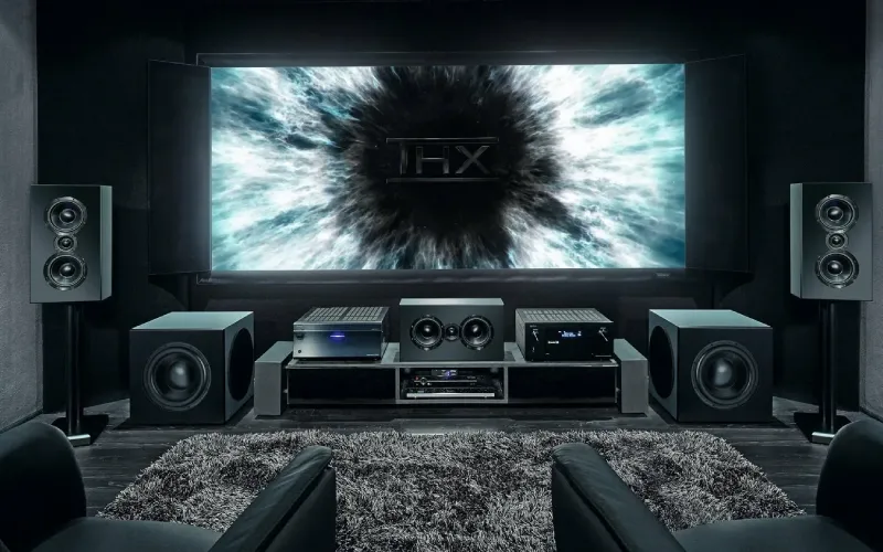 Optimiertes Heimkino-Setup mit kalibriertem Fernseher